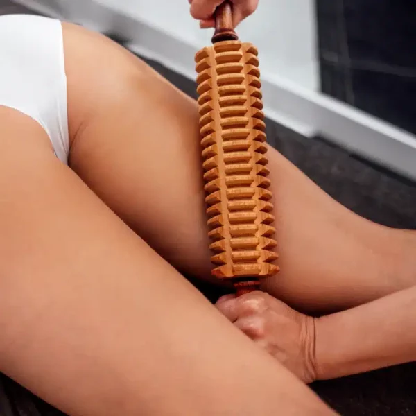 En travaillant les muscles profonds, la madérothérapie libère les tensions accumulées et facilite la récupération — idéal après le sport.